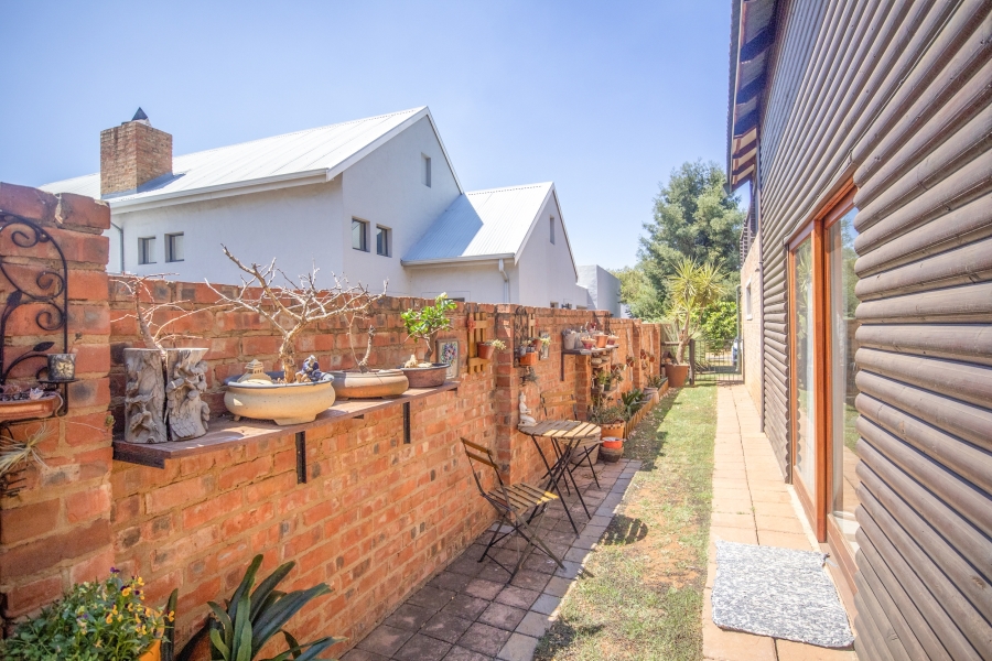 1 Bedroom Property for Sale in The Coves North West